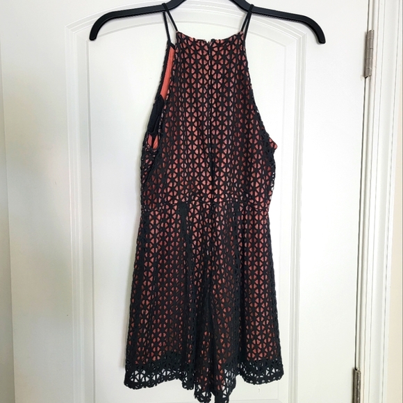ASTR THE LABEL EYELET ROMPER RUST MAUVE & BLACK - Picture 7 of 7
